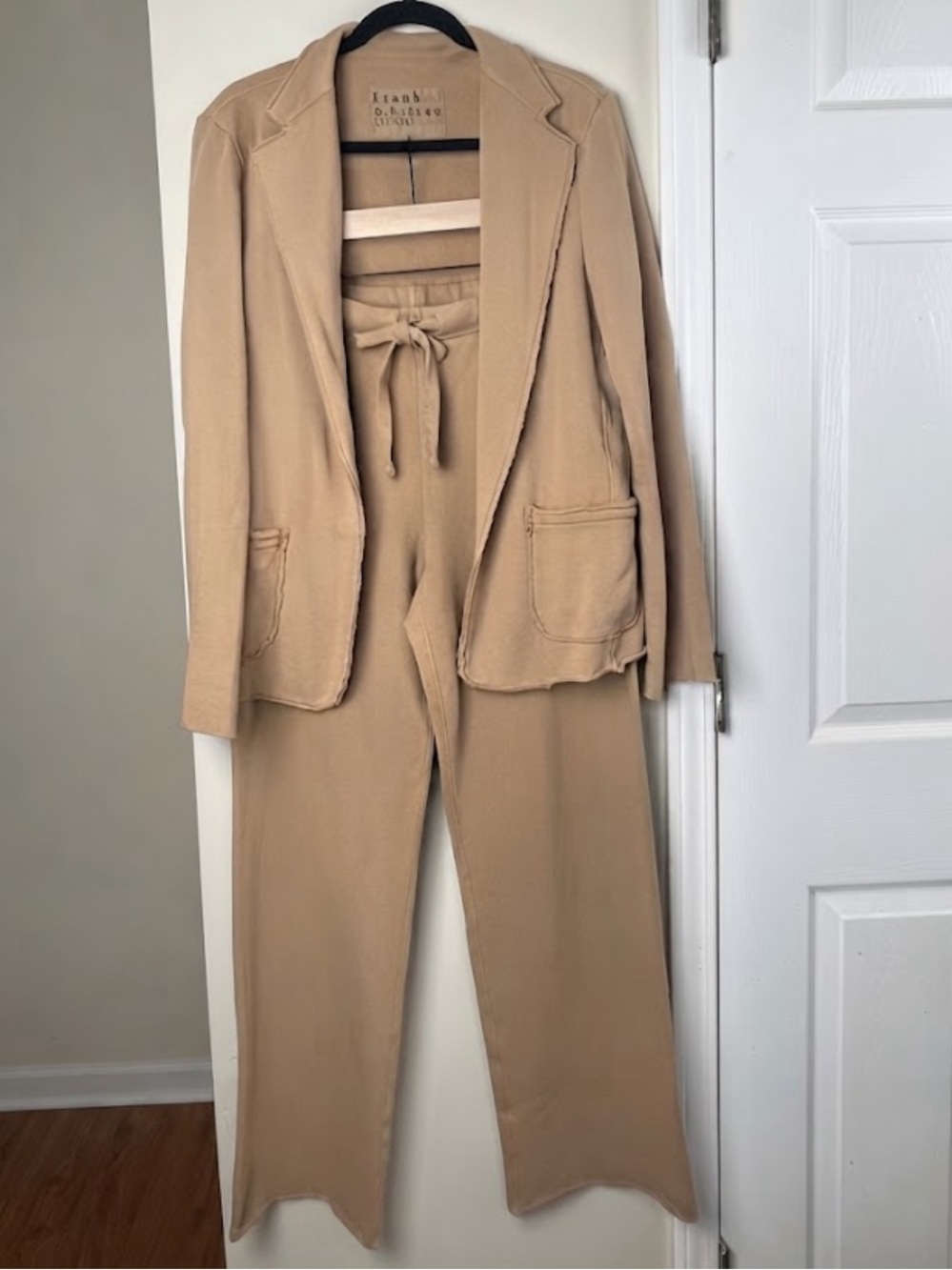 Frank & Eileen Dublin Blazer Catherine Sweatpants Set M Camel Triple Fleece - Picture 2 of 15